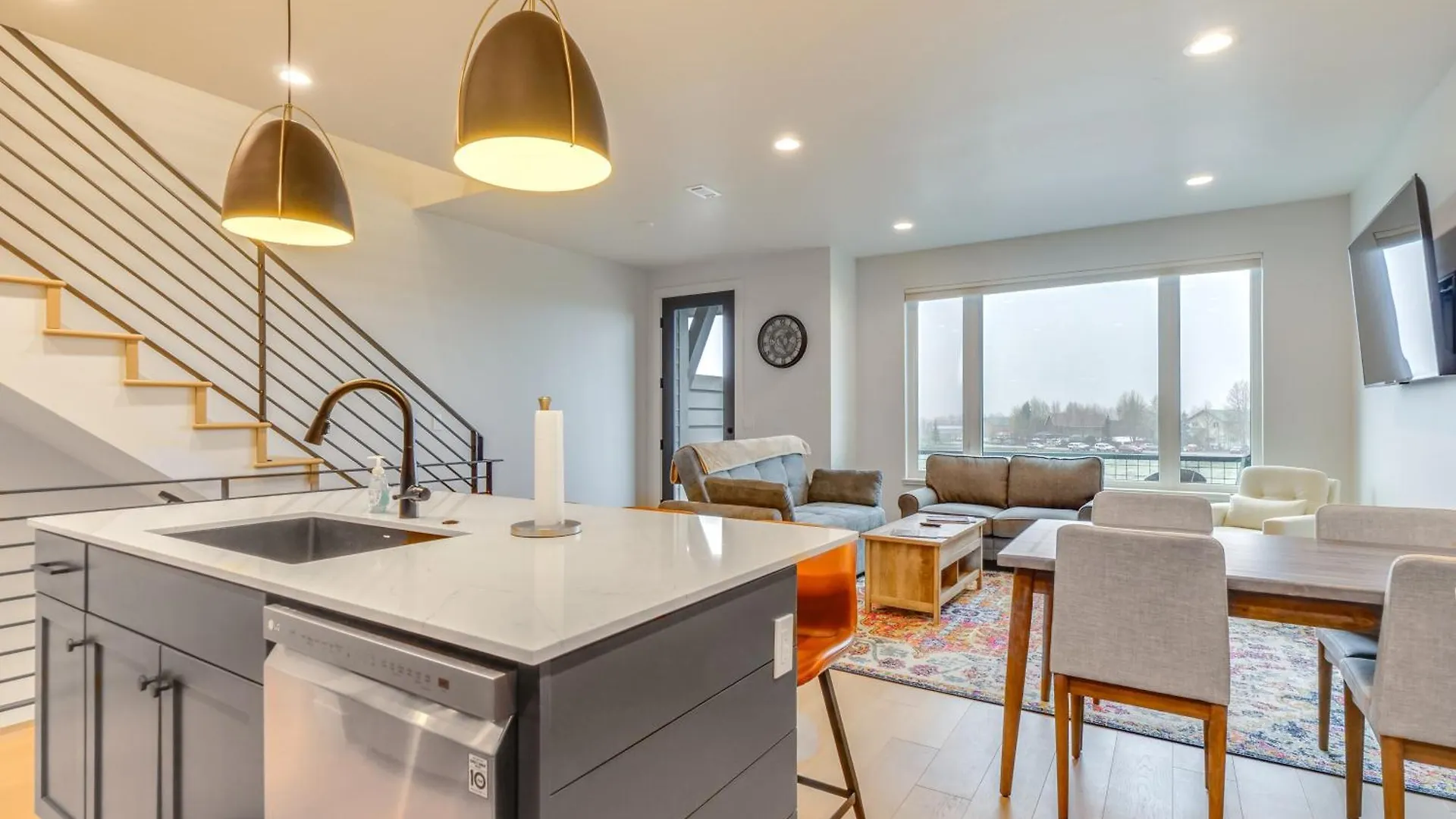 Peaceful Townhome With Mountain Views Holiday home *