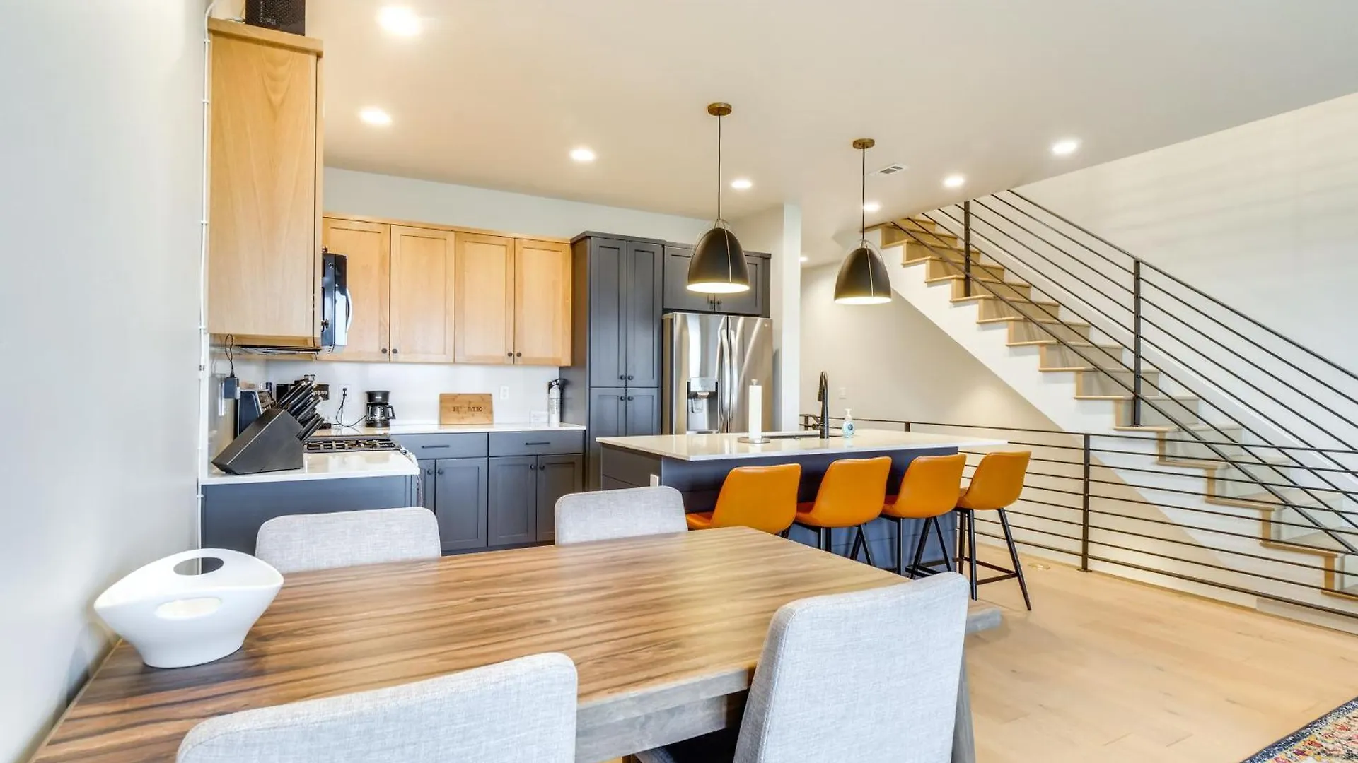 Peaceful Townhome With Mountain Views Holiday home *
