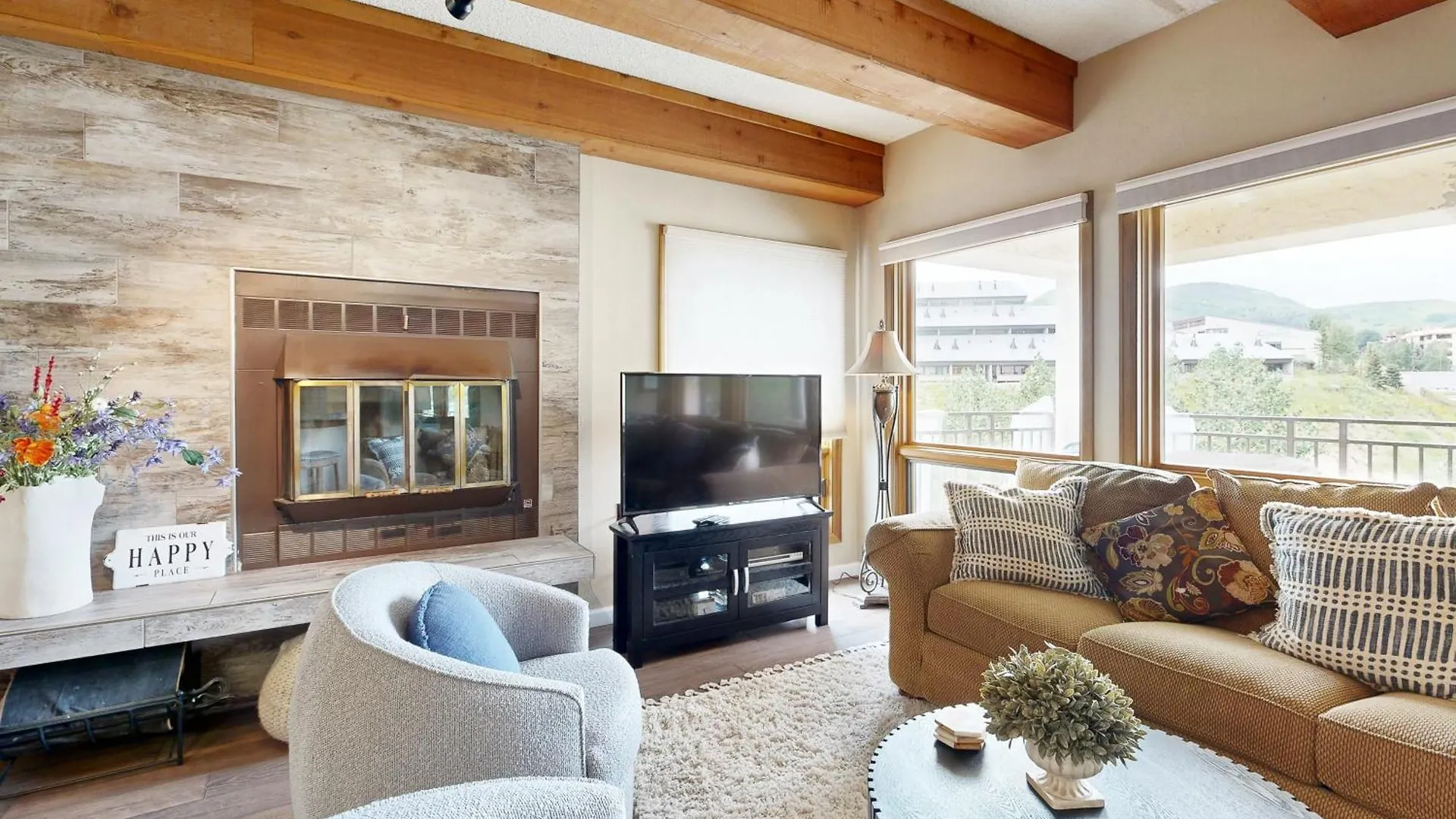Mountain Majesty Apartment