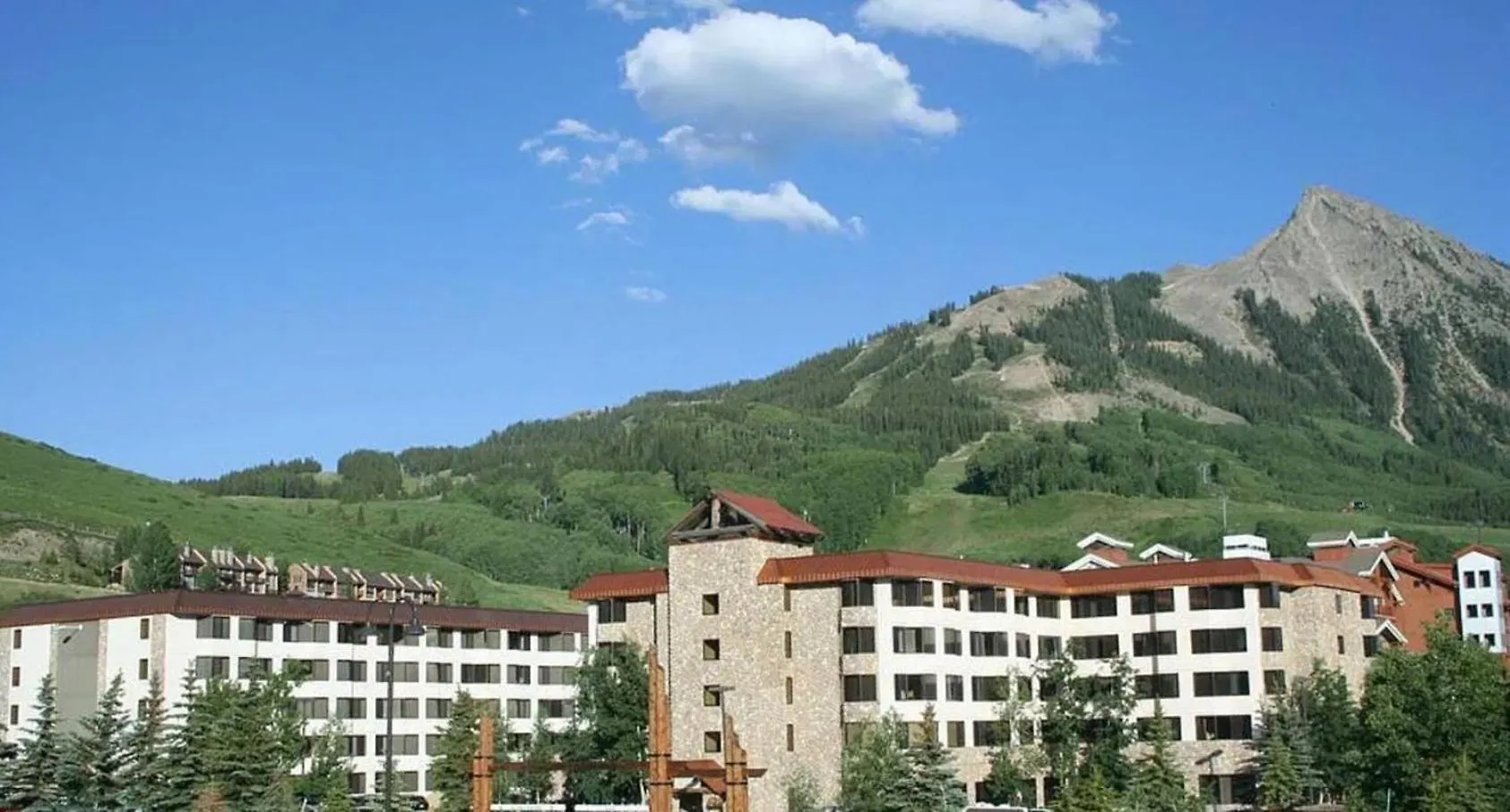 Walk To Mountain Base For 4 & Pool Holiday home Crested Butte
