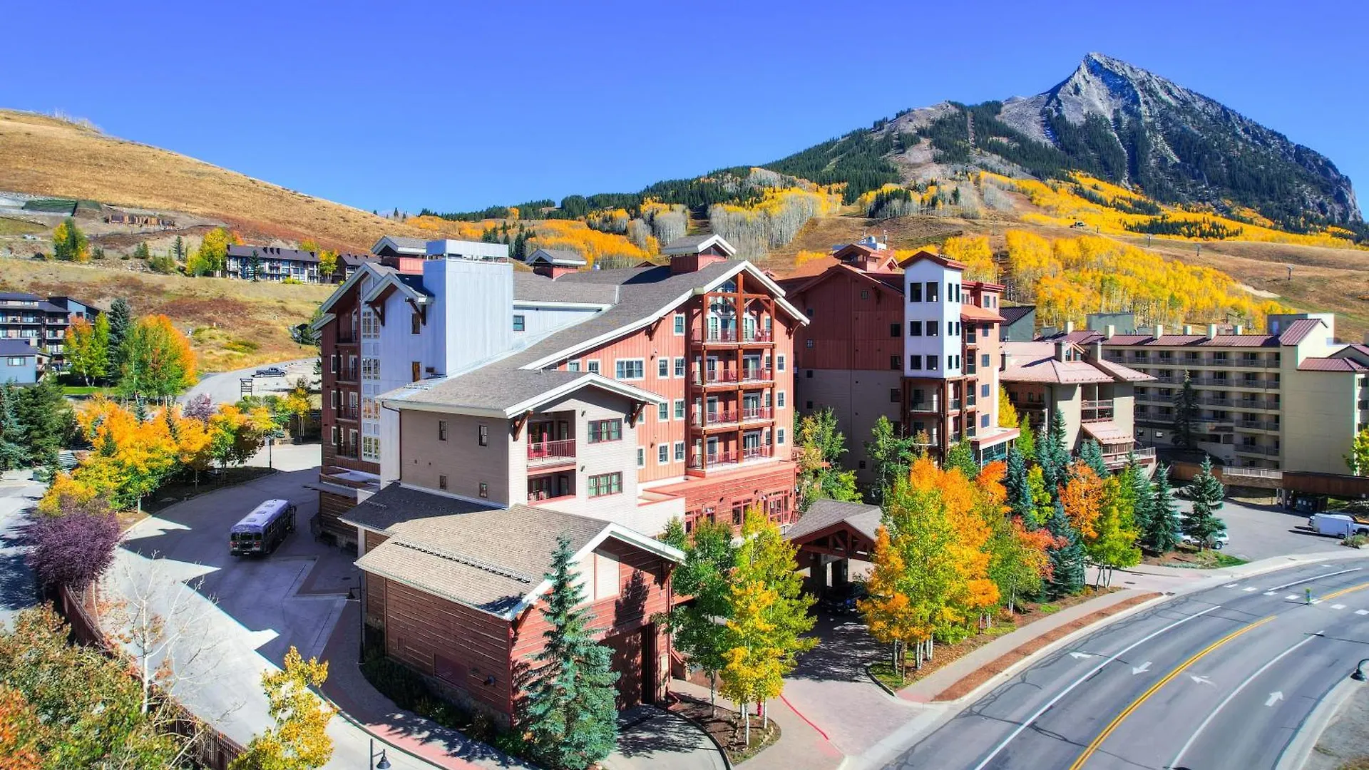 Hotel Modern King In Heart Of Mt, *