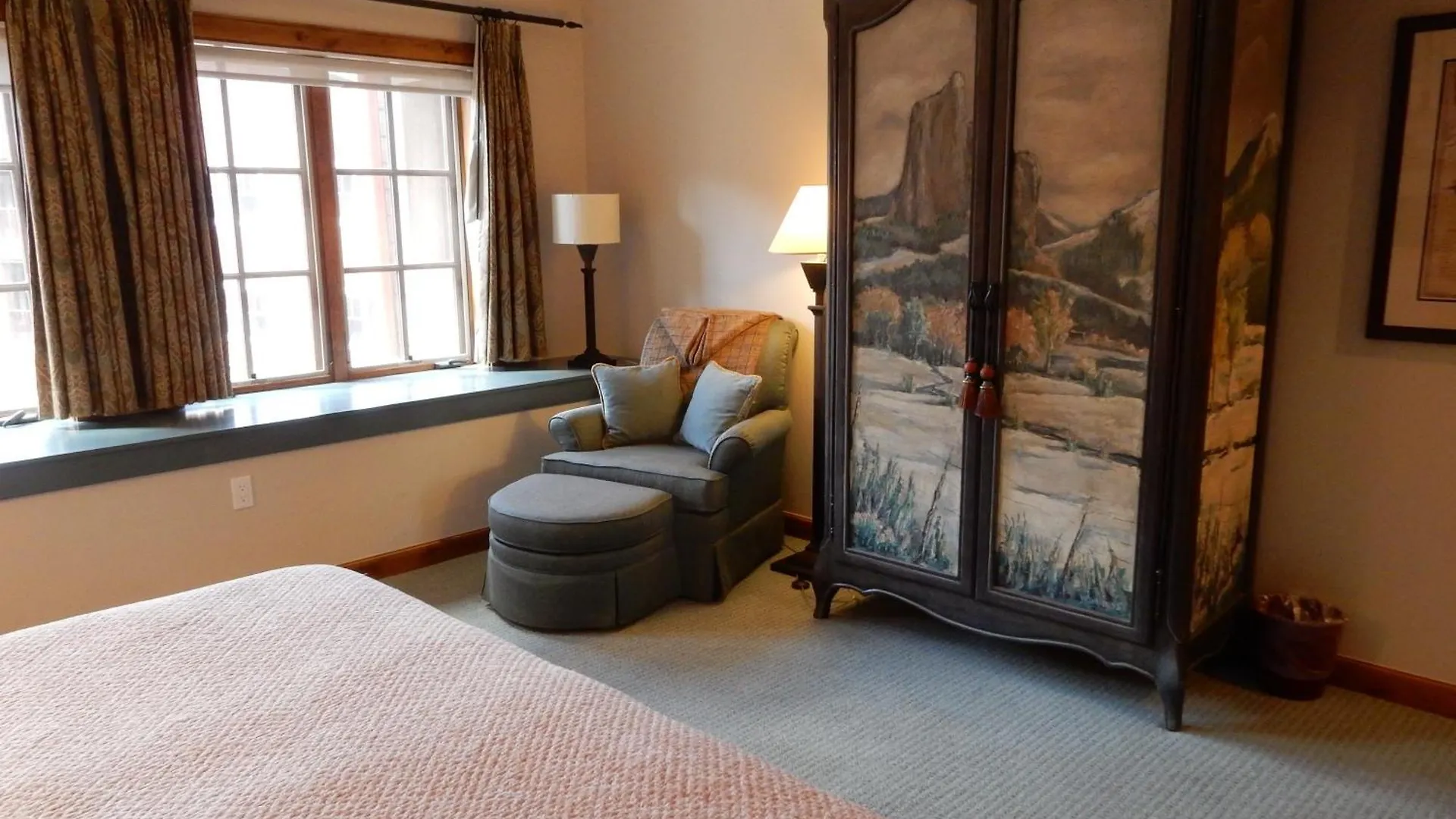 Modern King In Heart Of Mt, Crested Butte