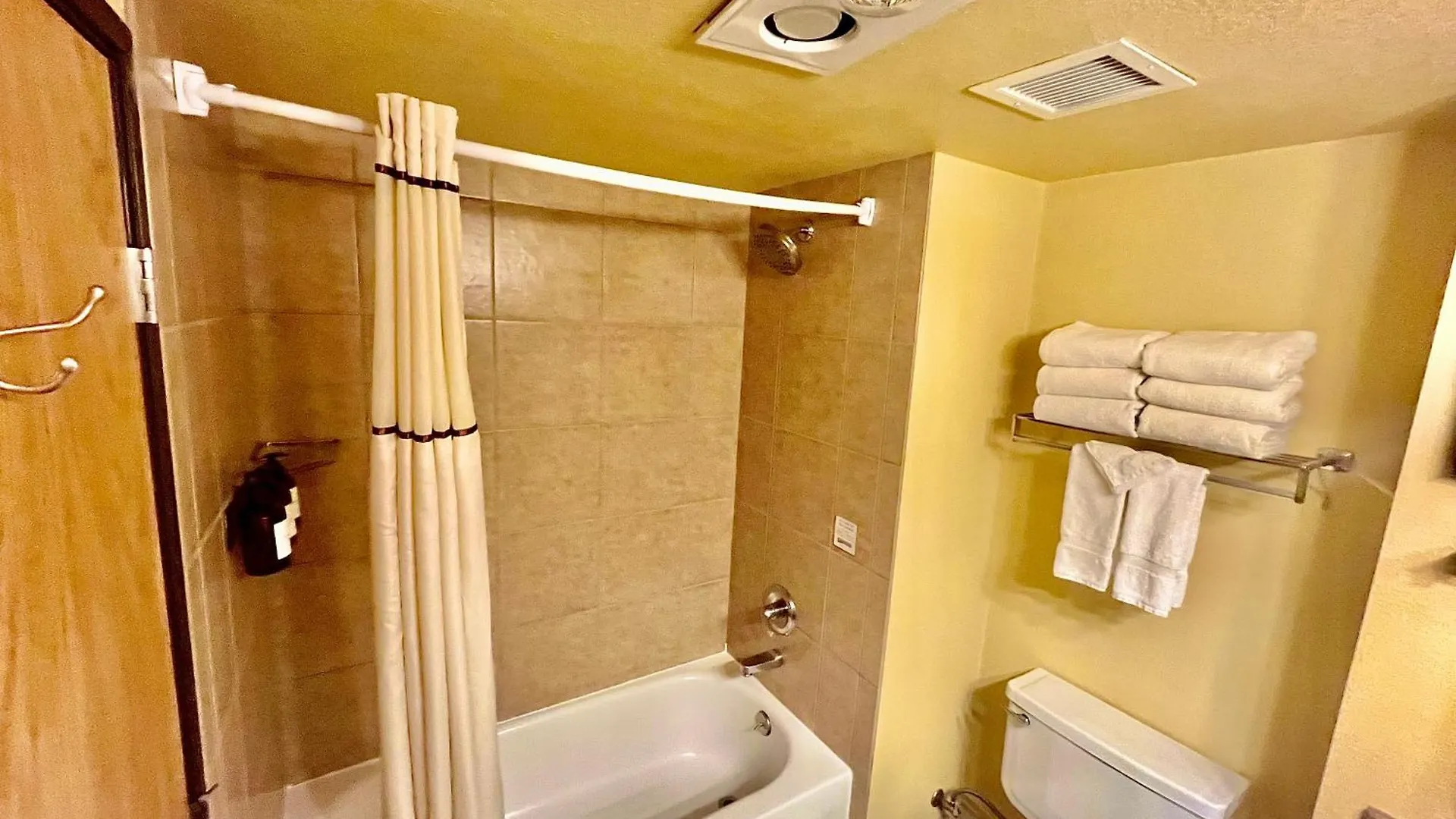 Mt Cb Base In-out With King Bed, Hot Tub, Pool & Kitchen & No Fee! * Crested Butte