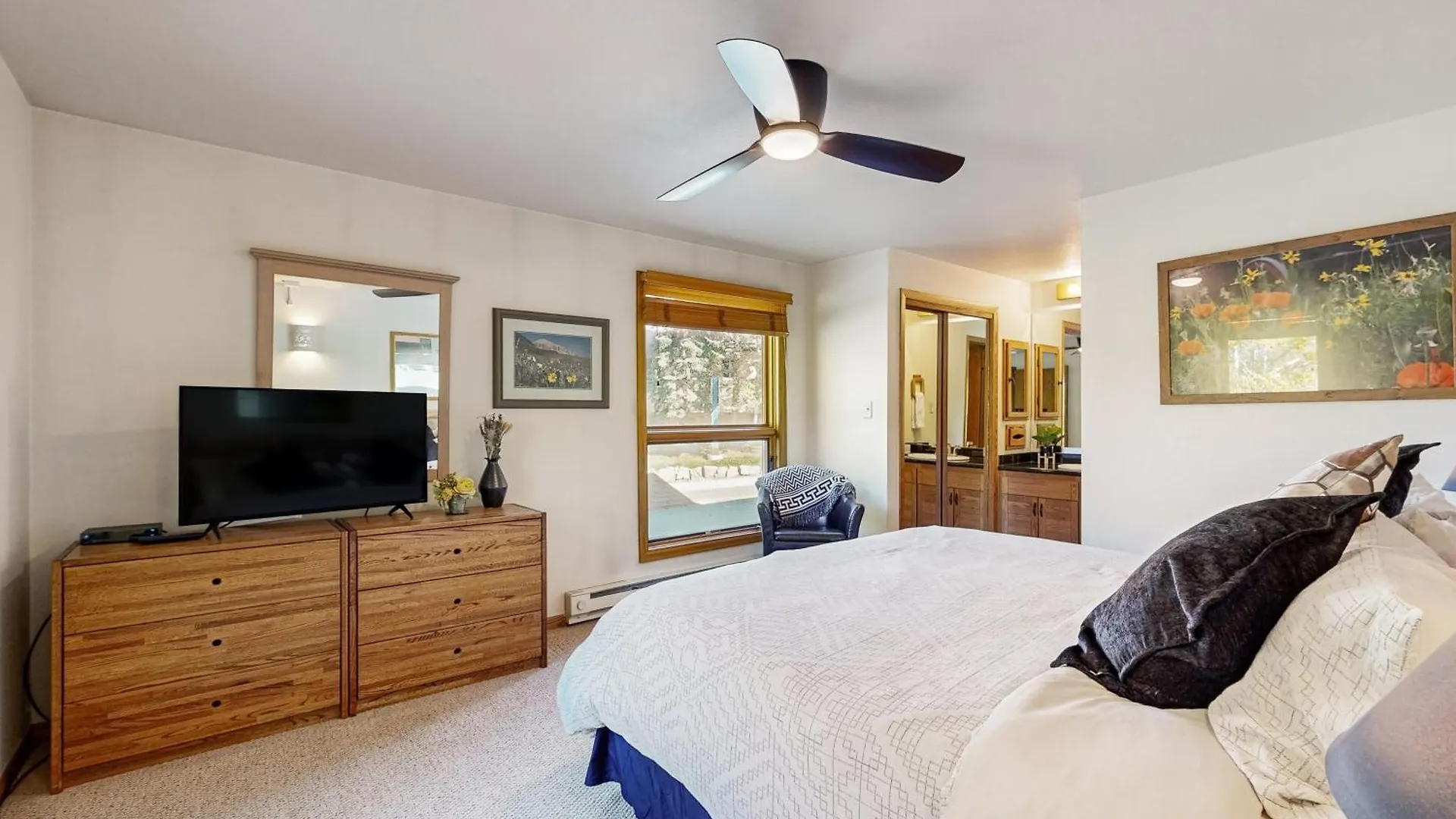 Apartment Elevated Escape *