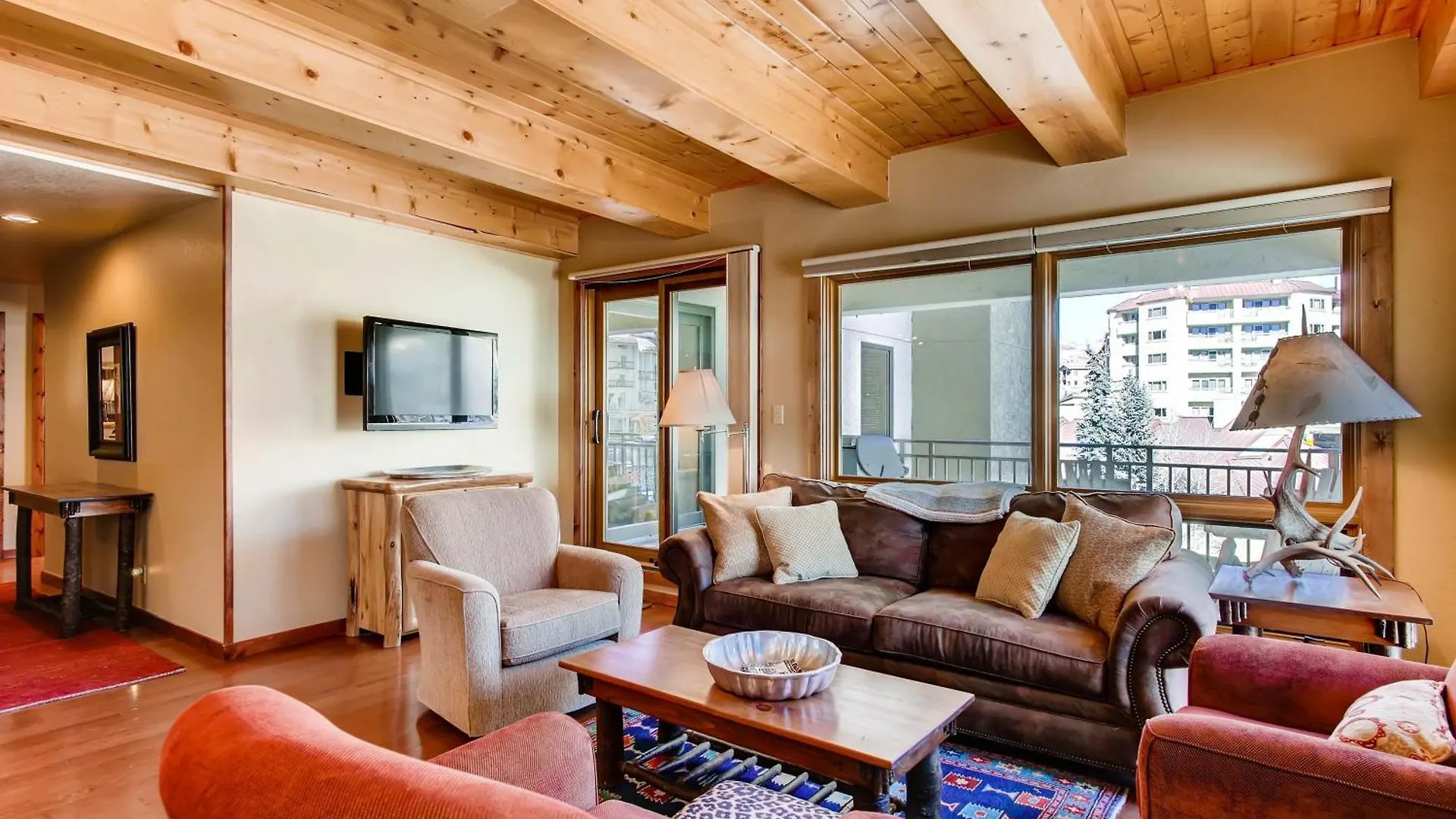 Recently Remodeled 2 Bedroom *