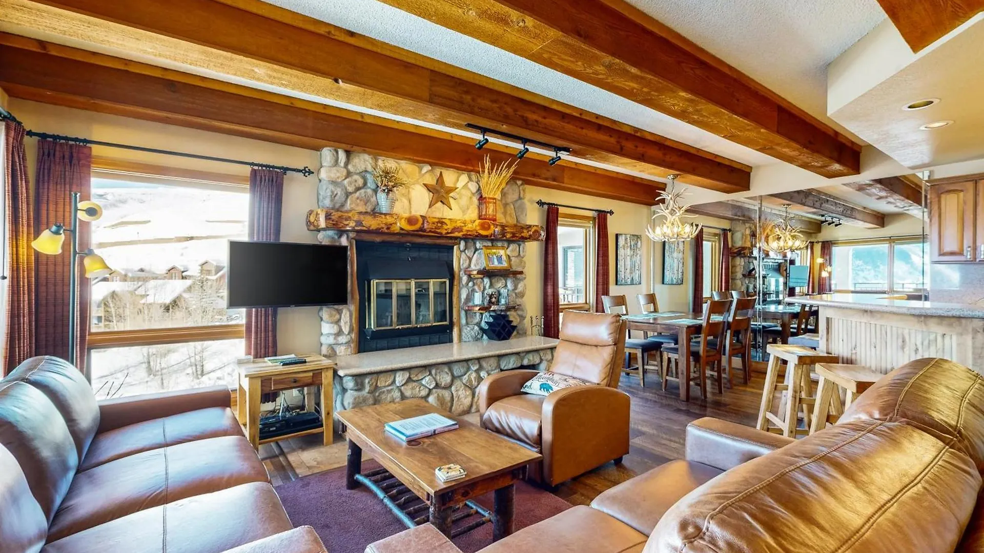 Majestic Mountain Nook Apartment *