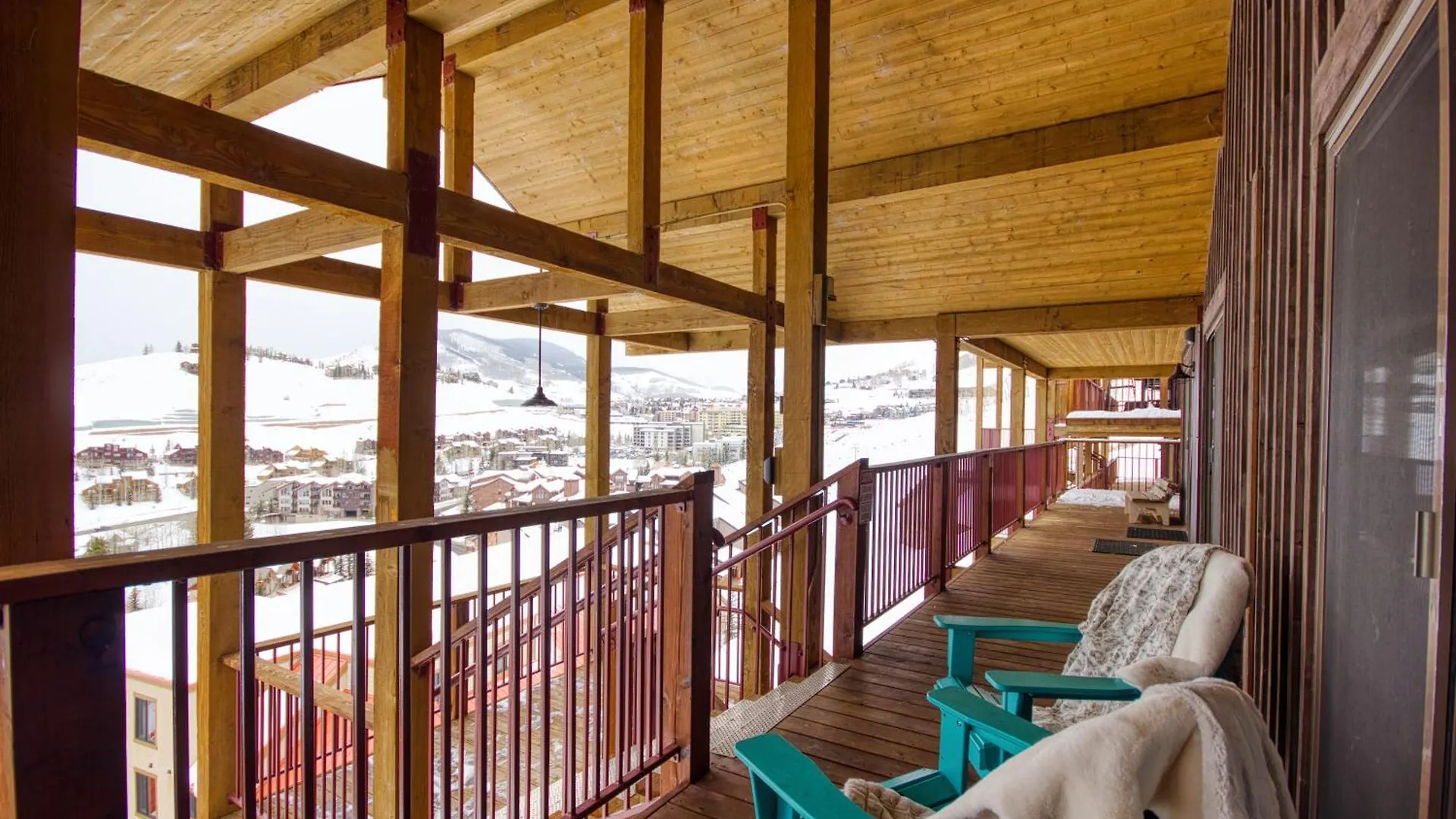 Apartment Highest In Cb With Stunning Views From Porch *