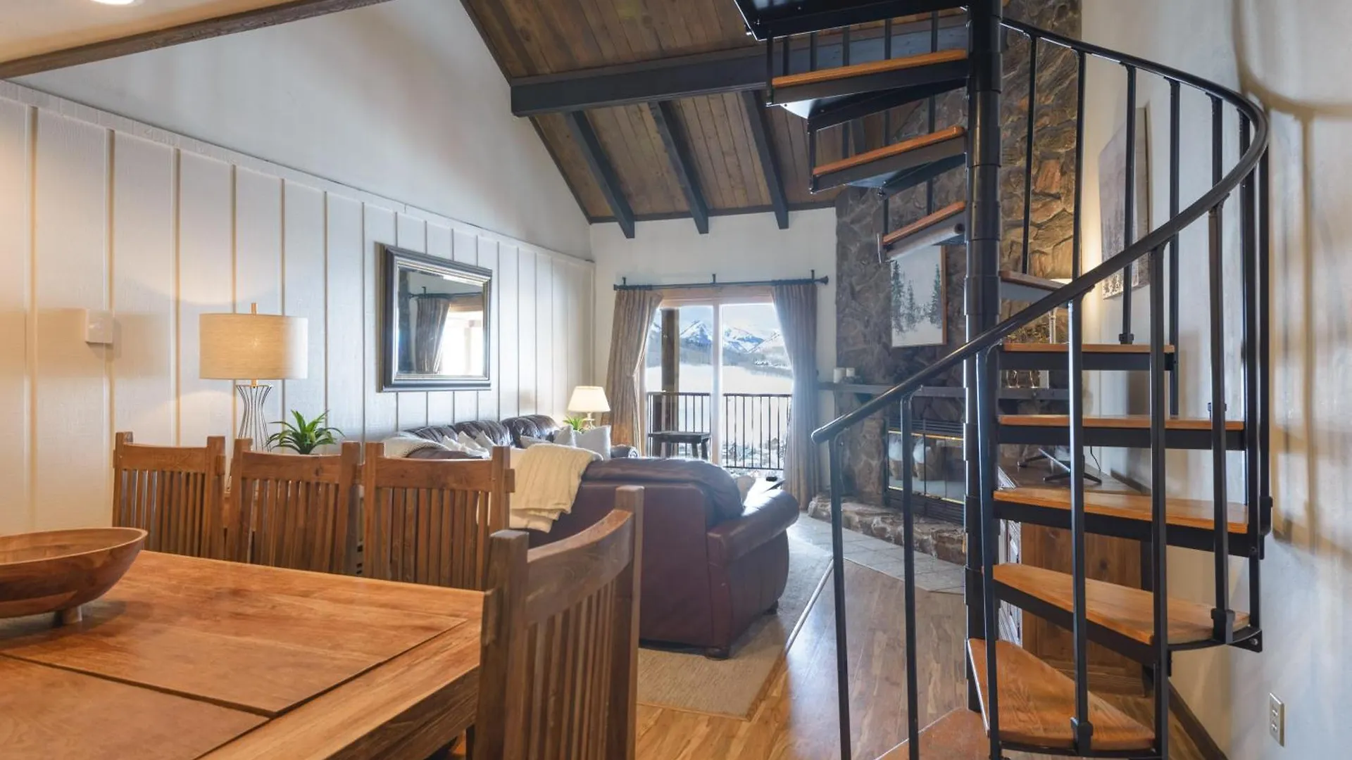 Located High Up On Mountain At Westside Trailhead Apartment *