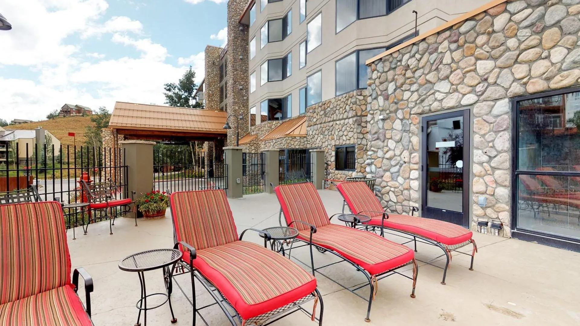 Grand #151 Hotel