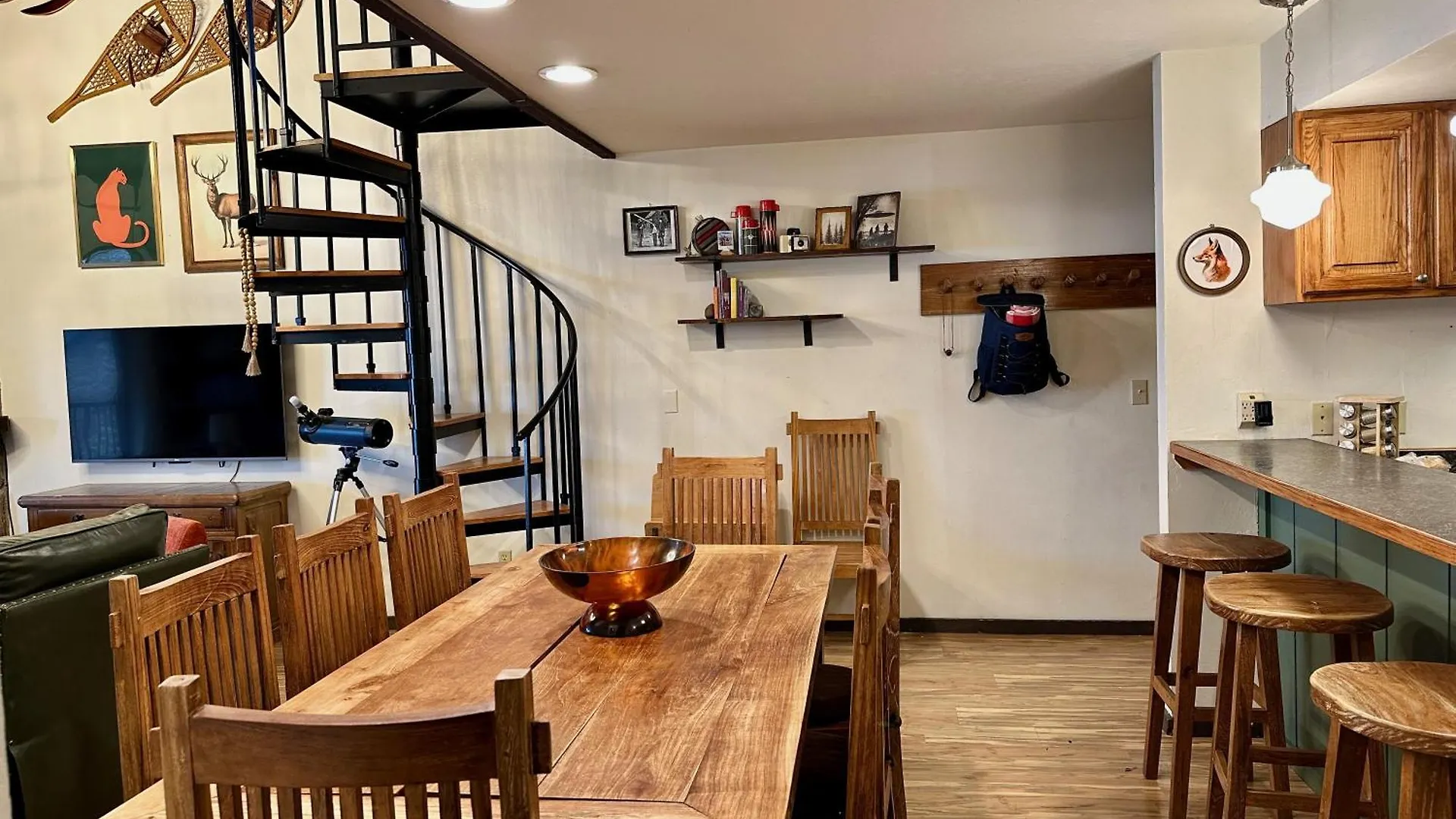 Located High Up On Mountain At Westside Trailhead Apartment *