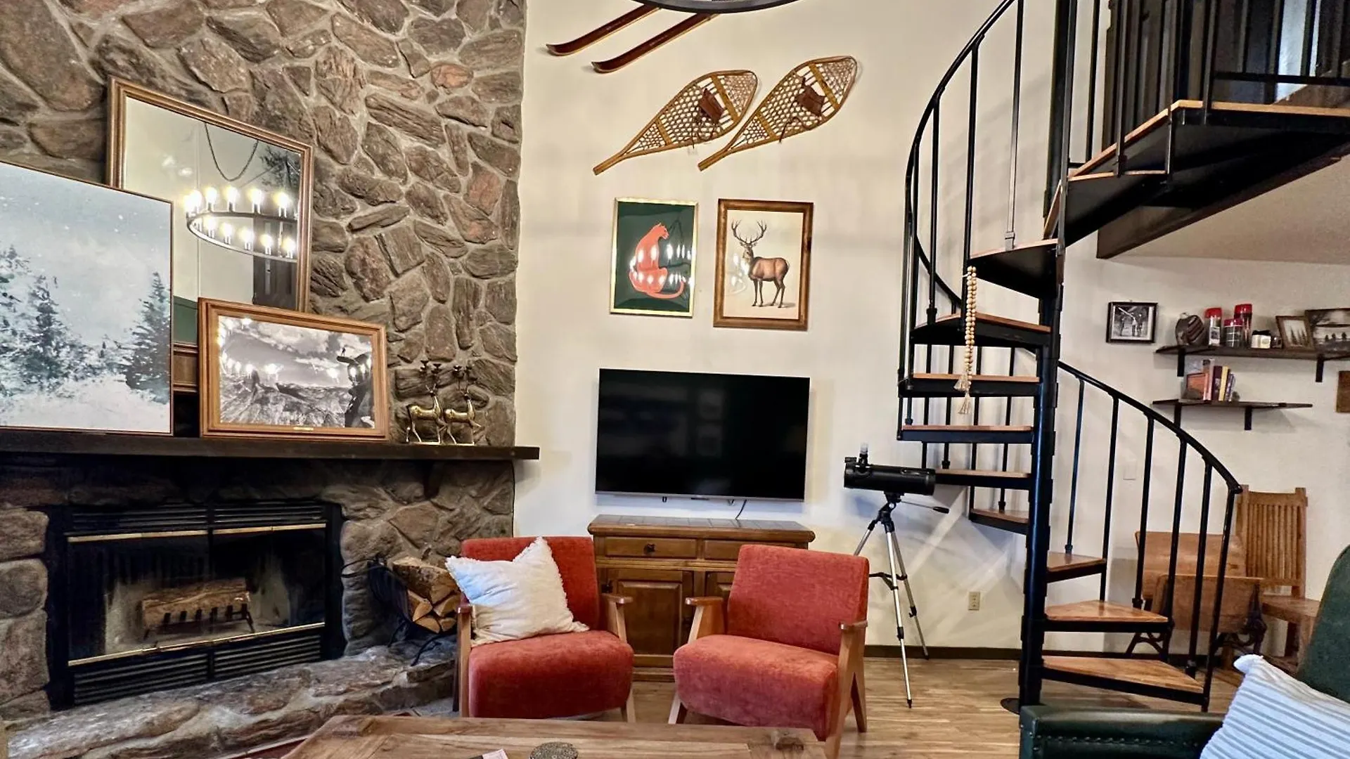 Apartment Located High Up On Mountain At Westside Trailhead *