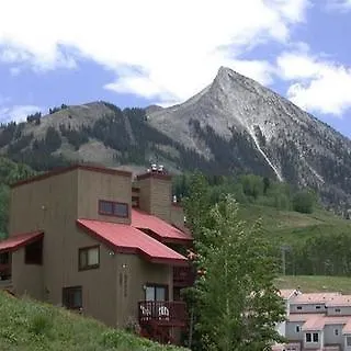 Hotel Three Seasons By