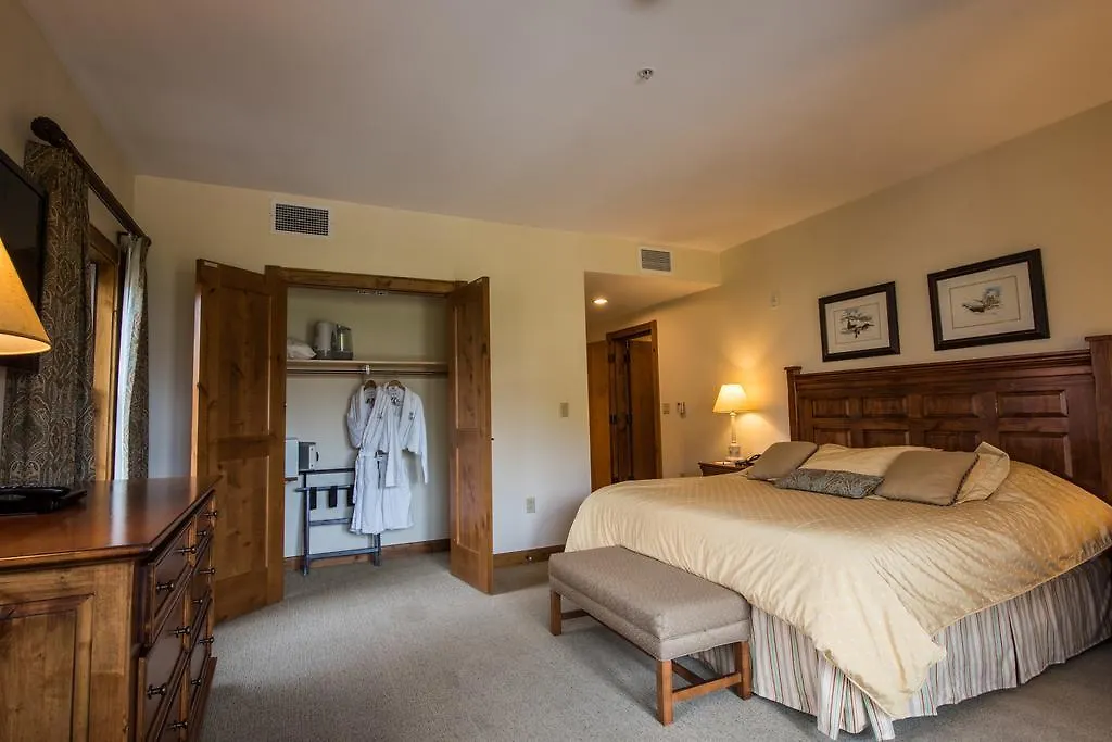 The At Mountaineer Square Resort 4*
