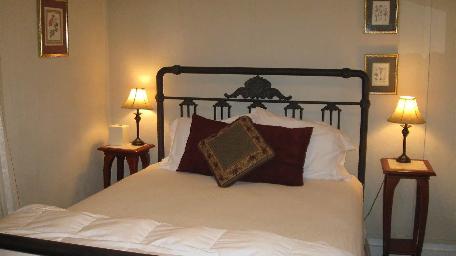 The Forest Queen Hotel 2*