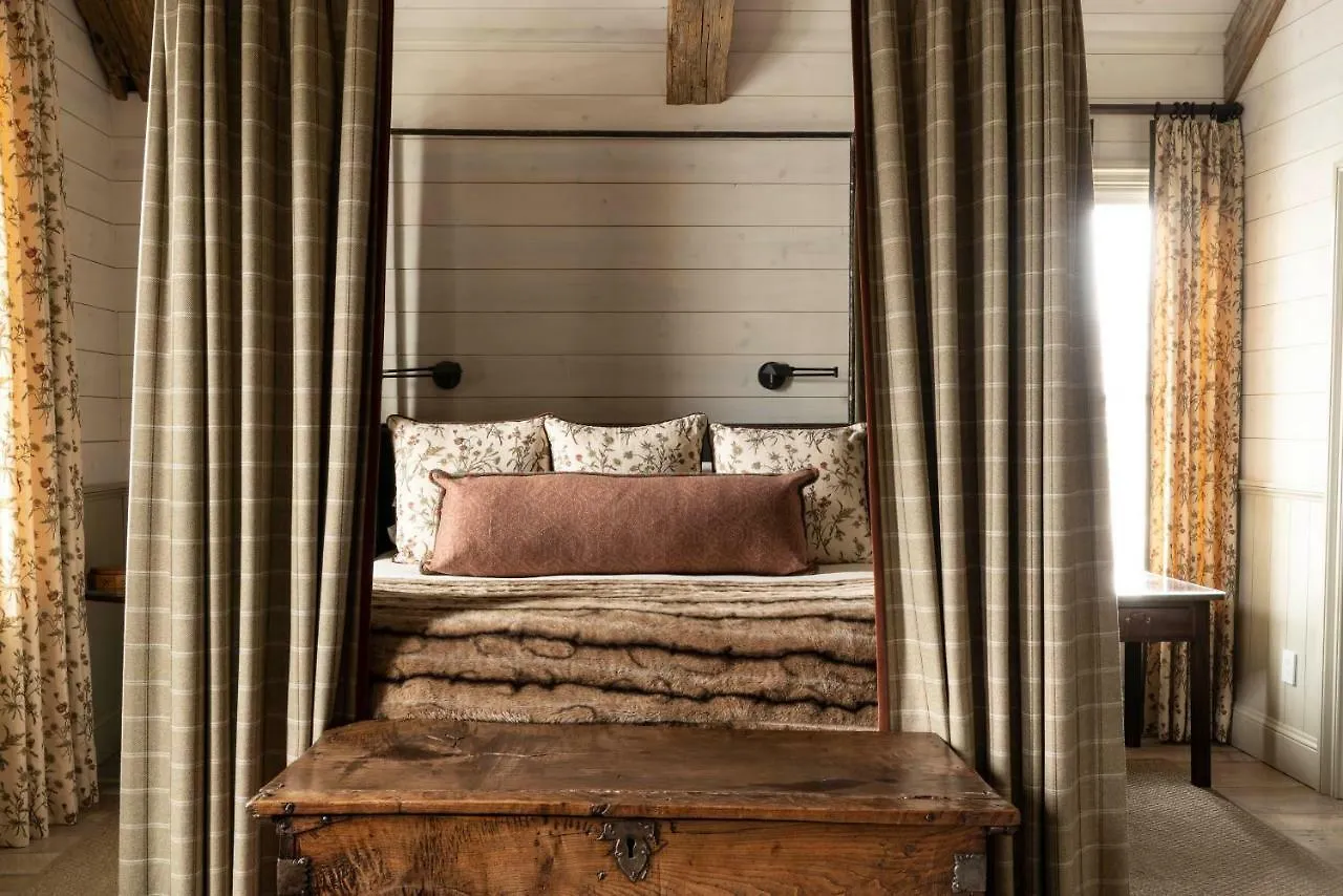 Resort Eleven Scarp Ridge
