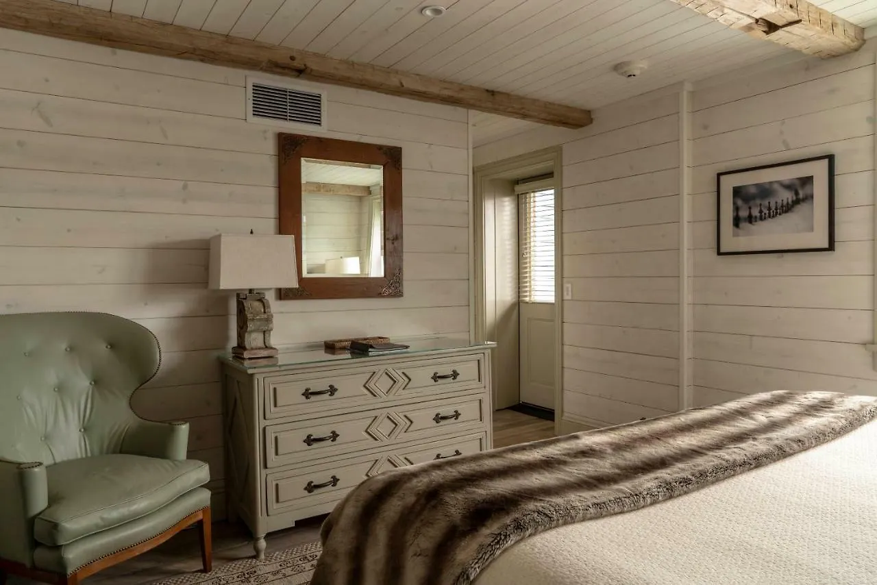 Eleven Scarp Ridge Resort