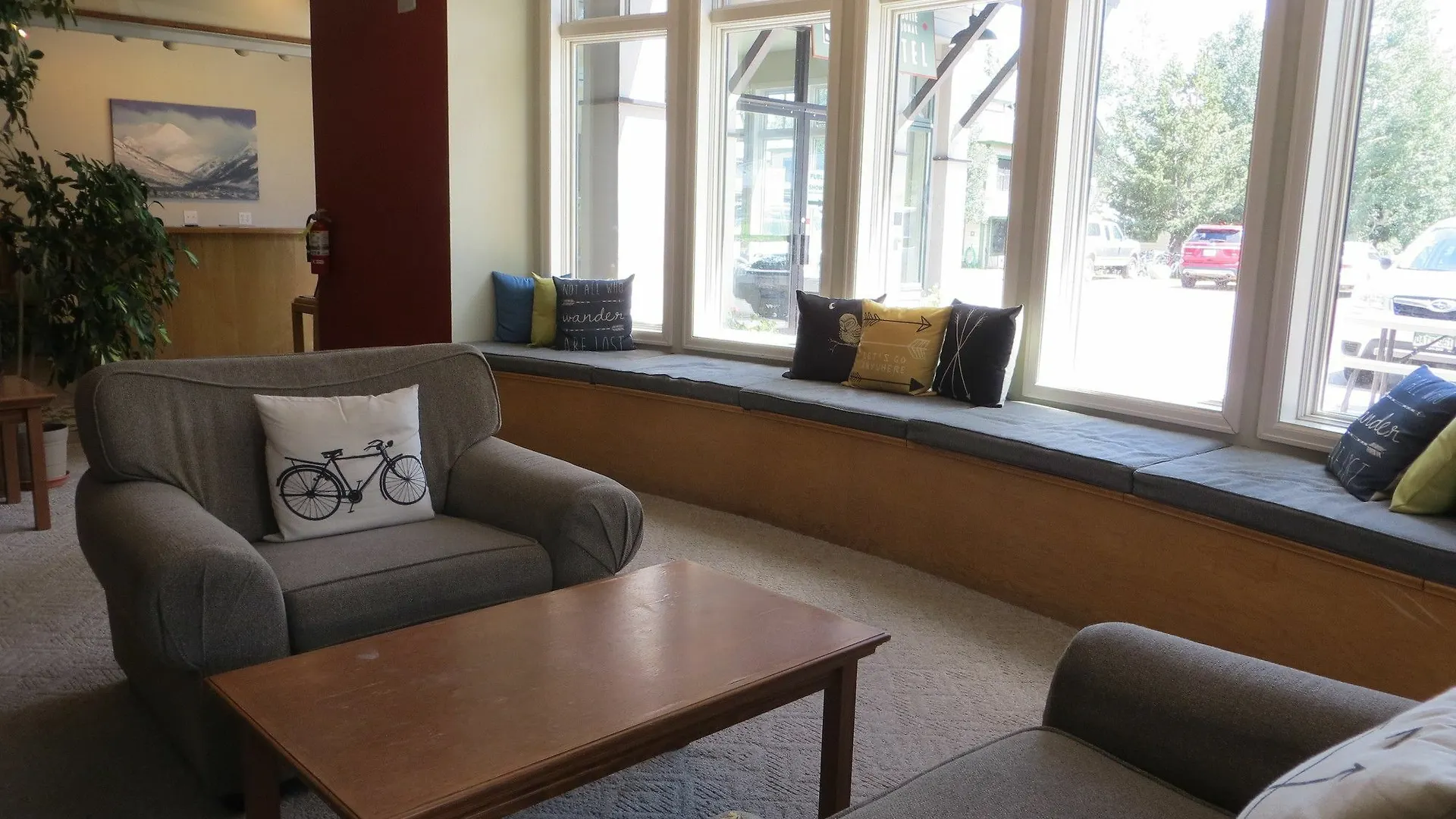 Crested Butte Hostel *