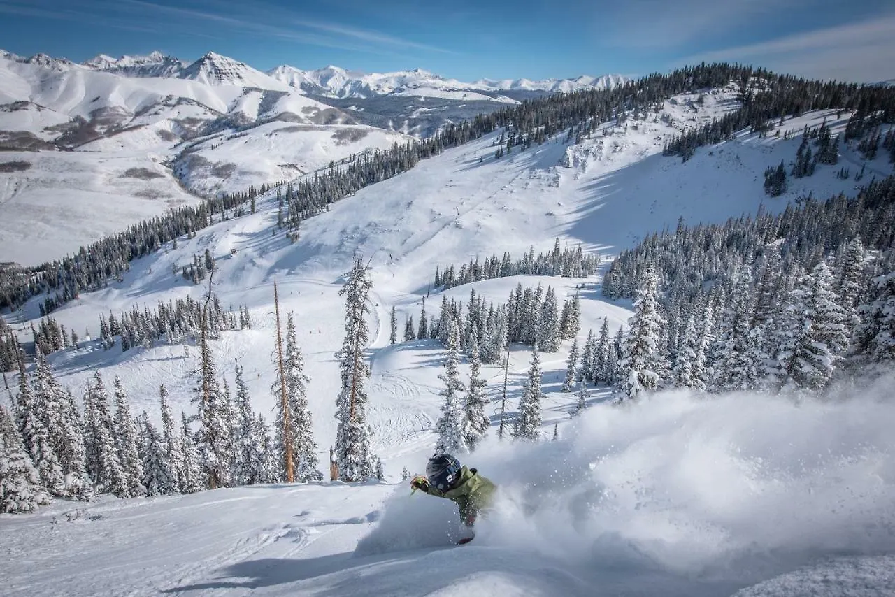 Updated 1 Bedroom - Ski-in Ski-out Access Crested Butte