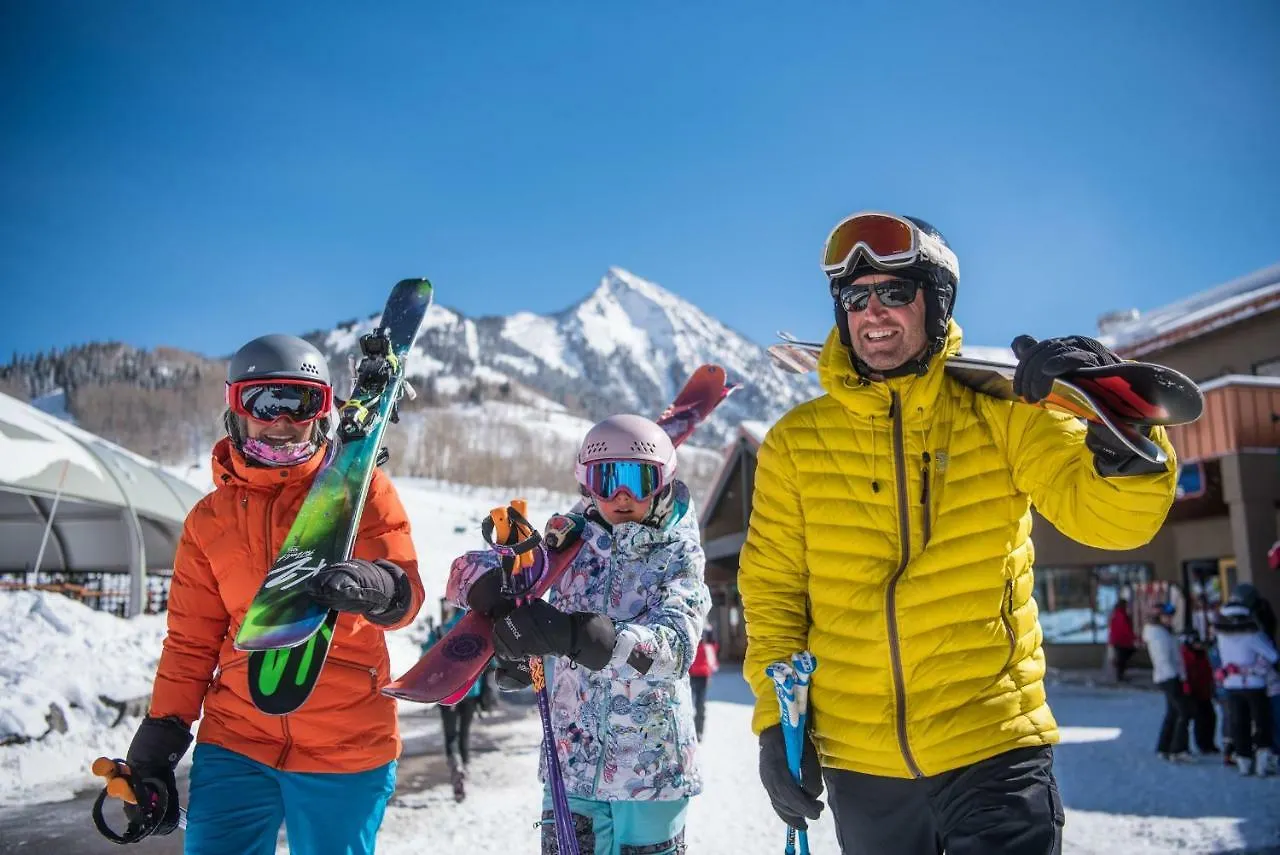 Ski-in Ski-out 2 Bedroom Condo- Sleeps 6 People
