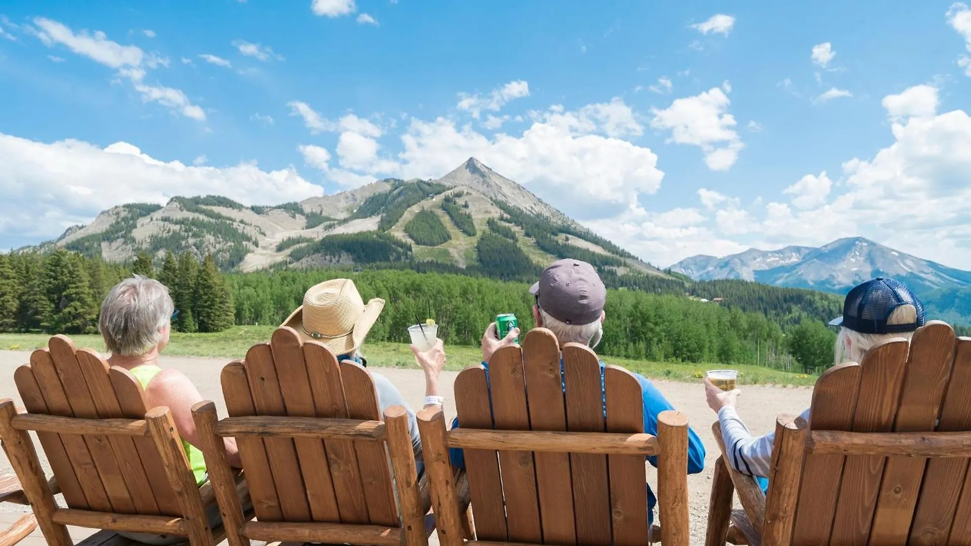 Apartment Ski-in Ski-out 2 Bedroom Condo- Sleeps 6 People