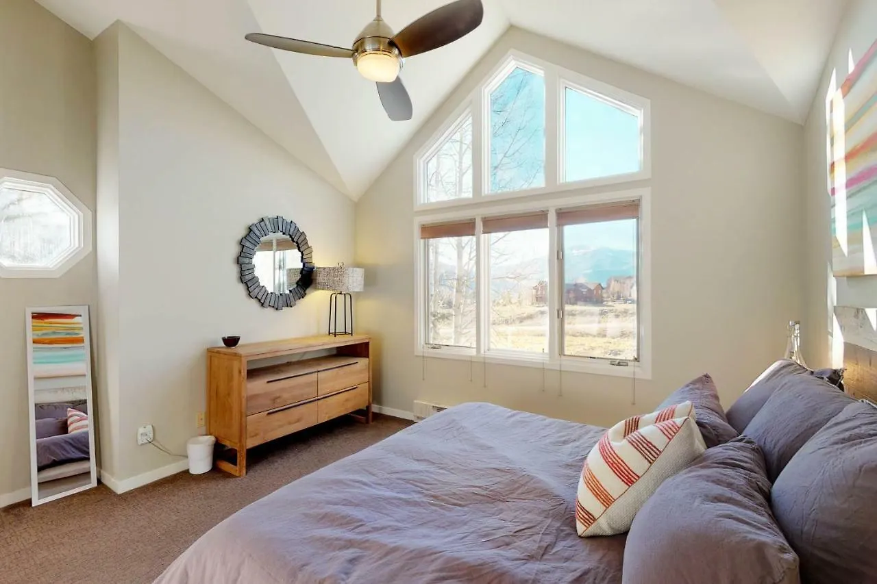 Mountain Jewel Apartment *