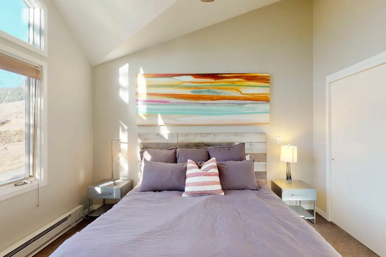 Mountain Jewel Apartment
