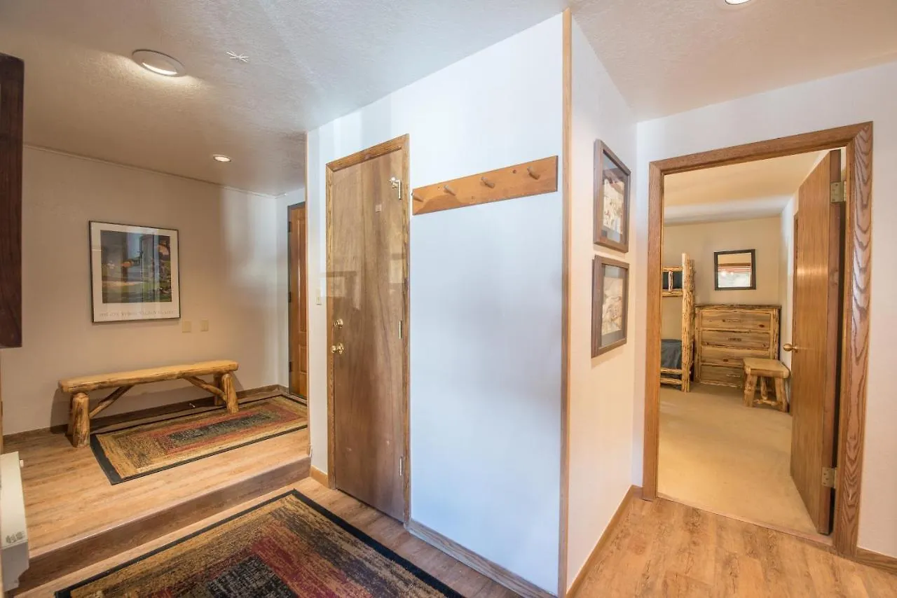 Rustic-contemporary 3br With Great Views Apartment Crested Butte