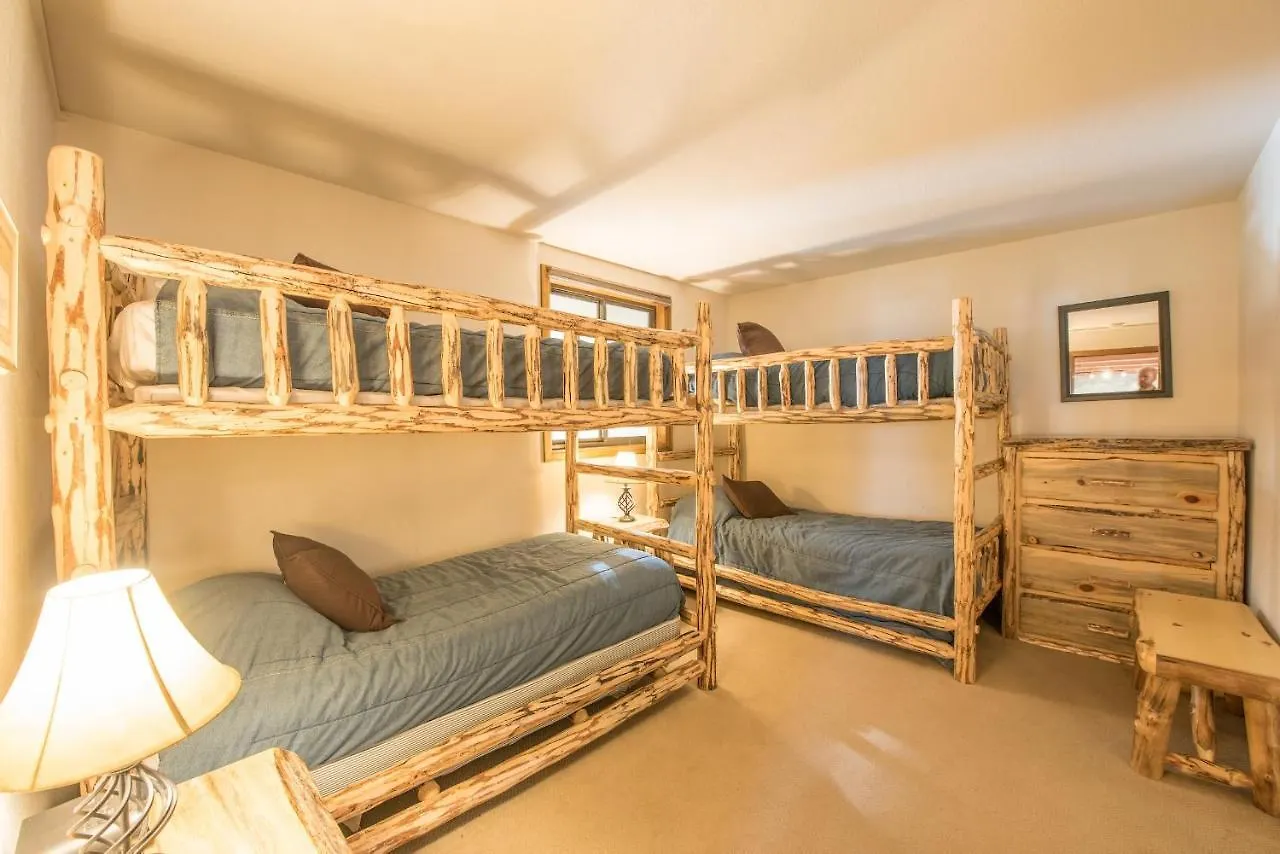 Apartment Rustic-contemporary 3br With Great Views