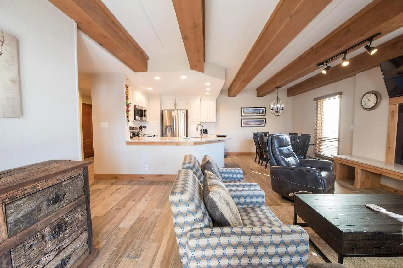 Vintage Styled Plaza Apts Apartment