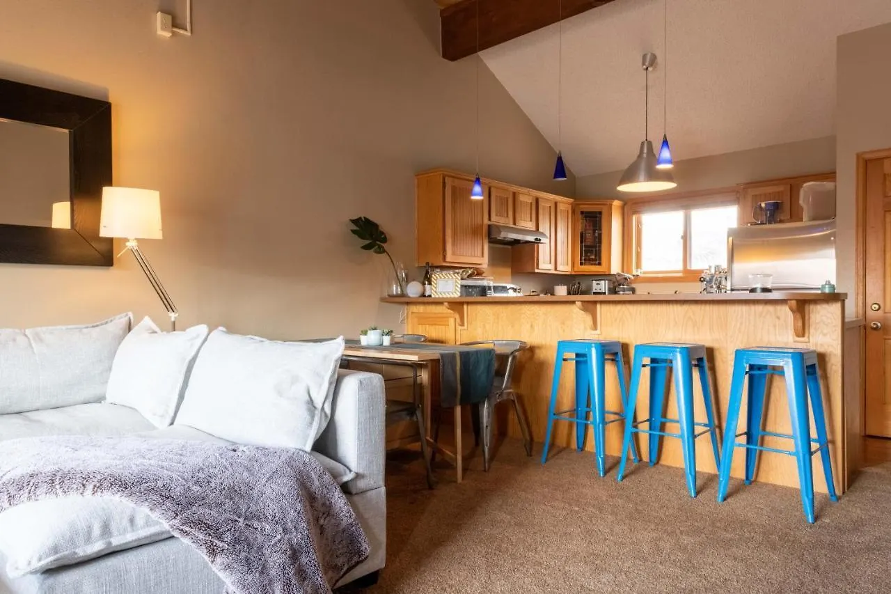 Holiday home In, Walk Out! The Perfect Mountain Retreat!