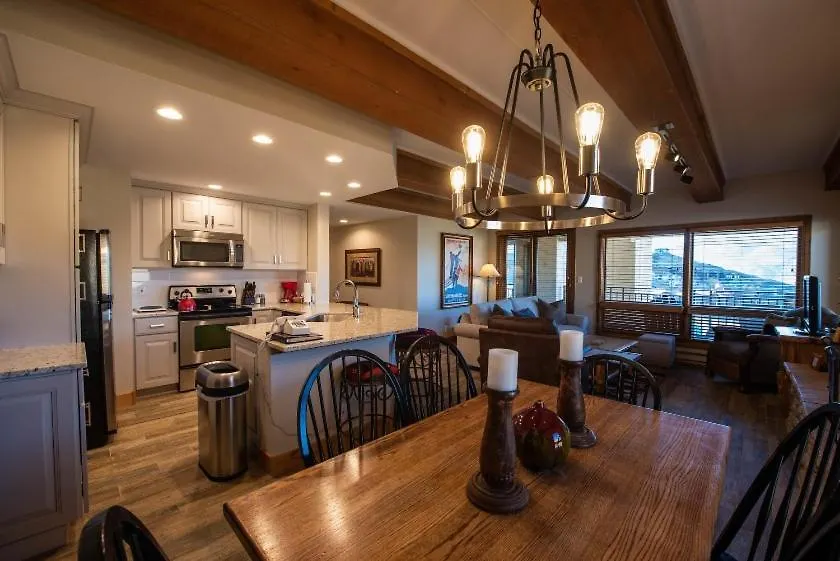 Mountain-contemporary 2 Bedroom Apartment *