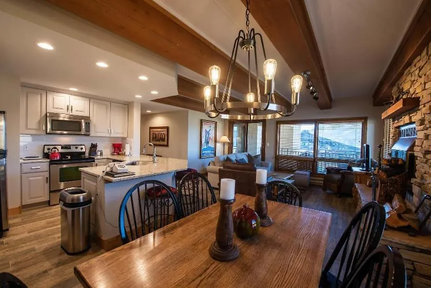 Mountain-contemporary 2 Bedroom Apartment
