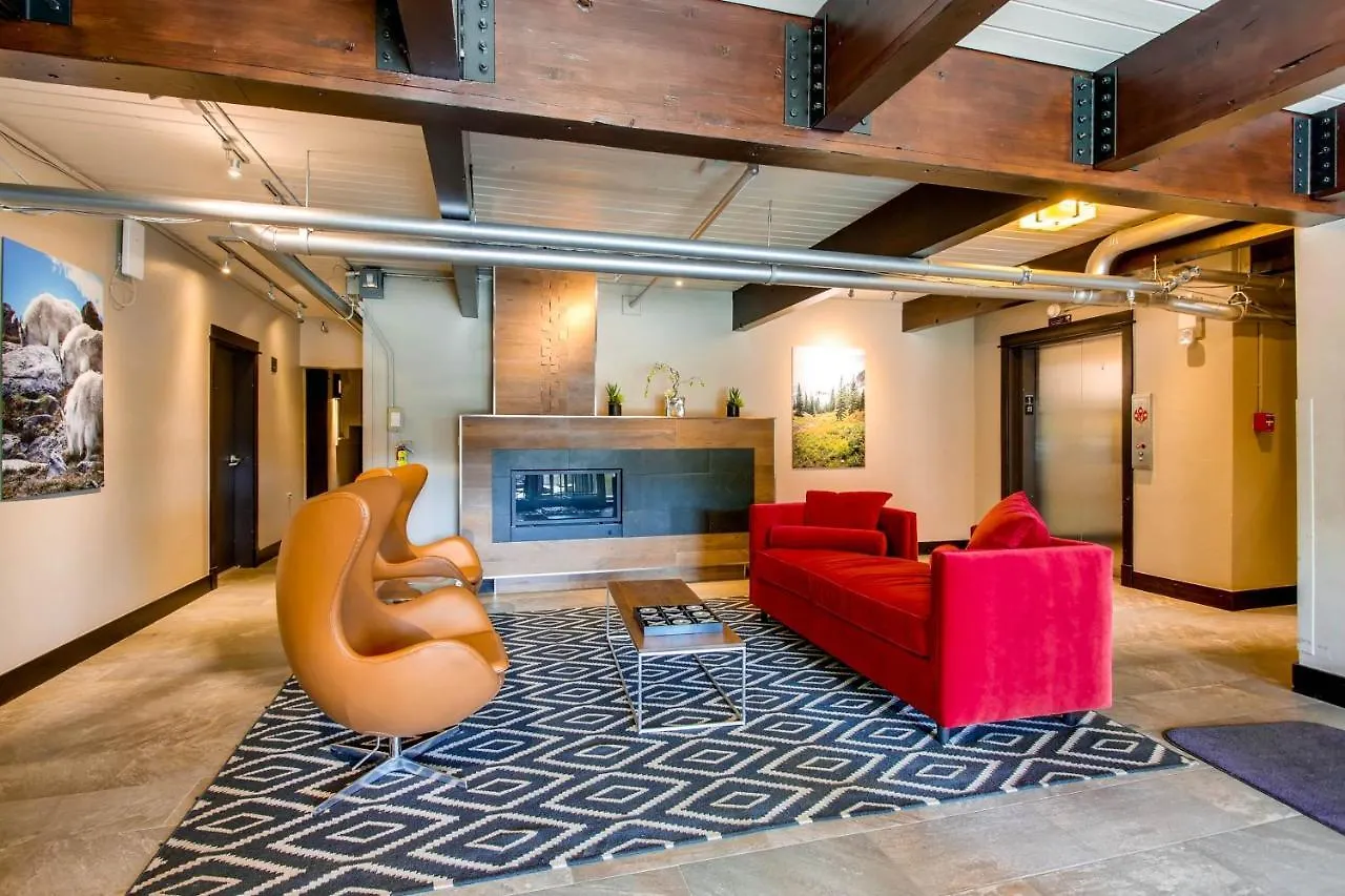 Apartment 1 Bedroom With Amazing Views Of Mountain Range & Wood Creek