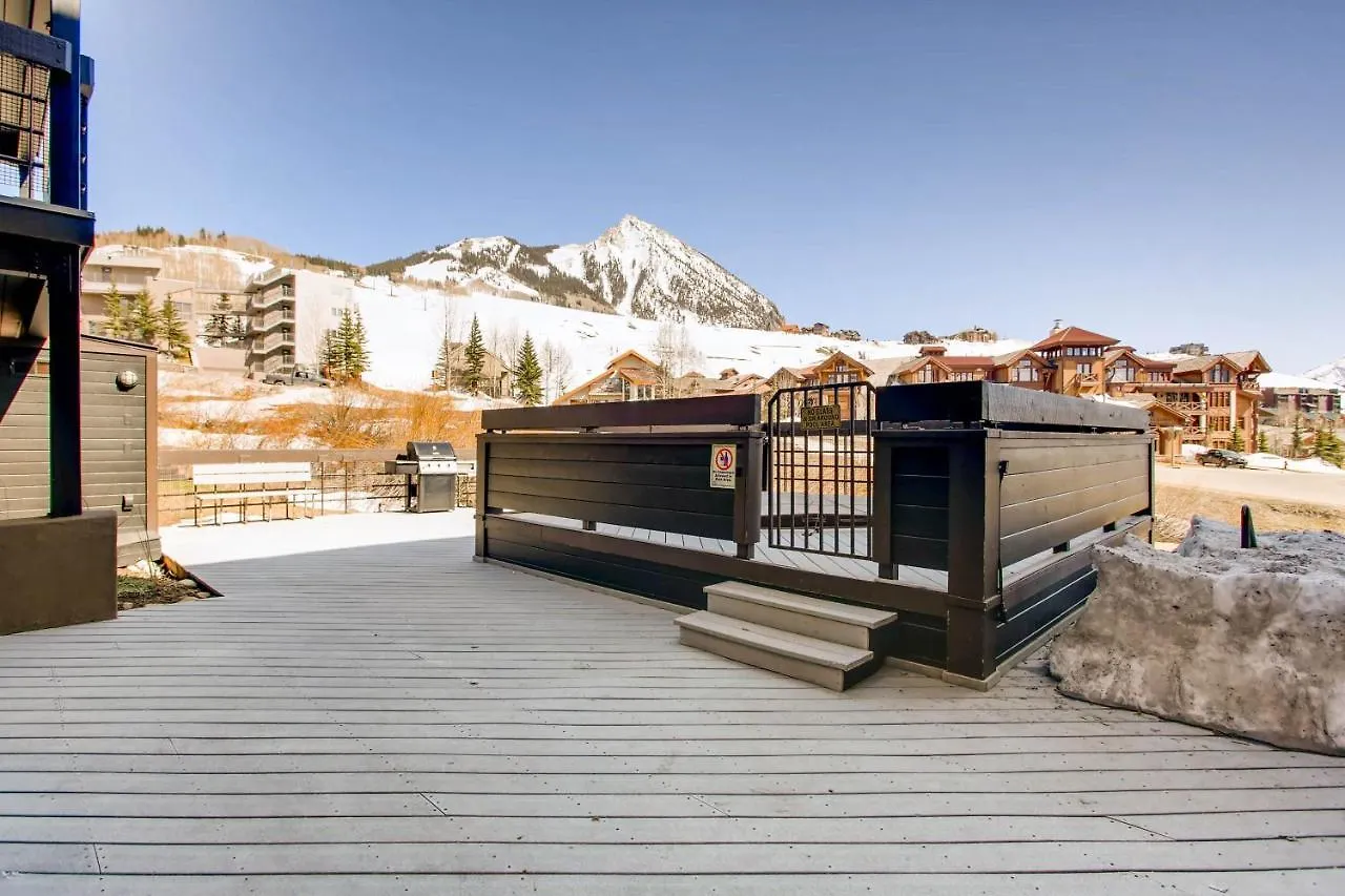 Apartment 1 Bedroom With Amazing Views Of Mountain Range & Wood Creek