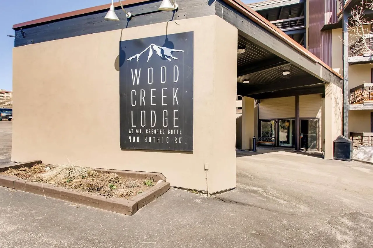 Apartment 1 Bedroom With Amazing Views Of Mountain Range & Wood Creek *