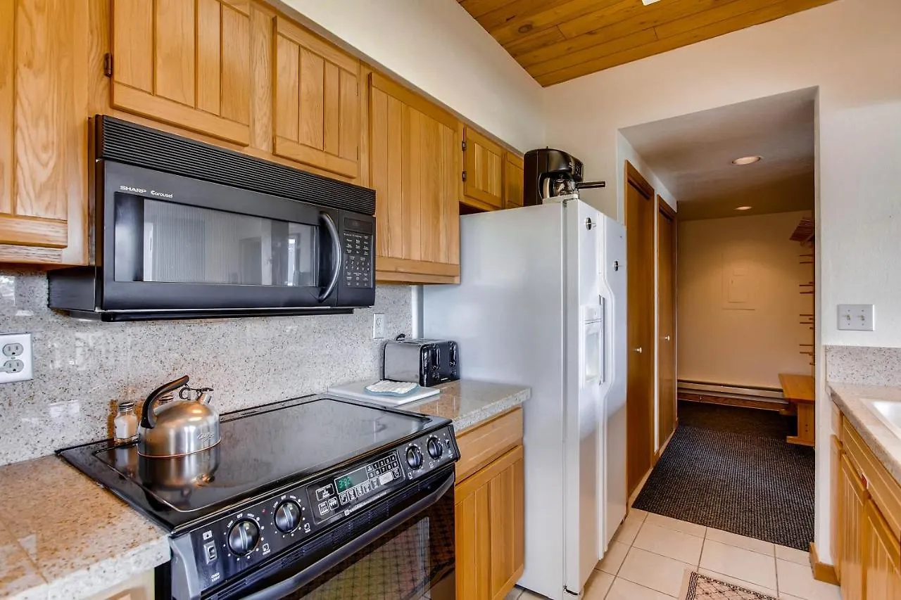 Apartment 1 Bedroom With Amazing Views Of Mountain Range & Wood Creek *