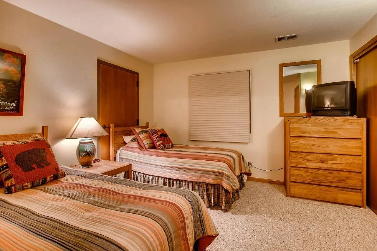2 Bedroom With Views Of Wood Creek & Mountains Crested Butte
