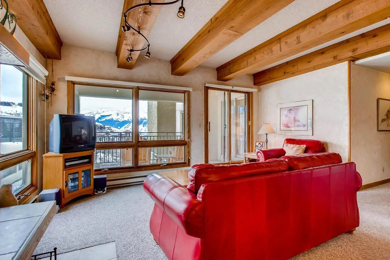 2 Bedroom With Views Of Wood Creek & Mountains *