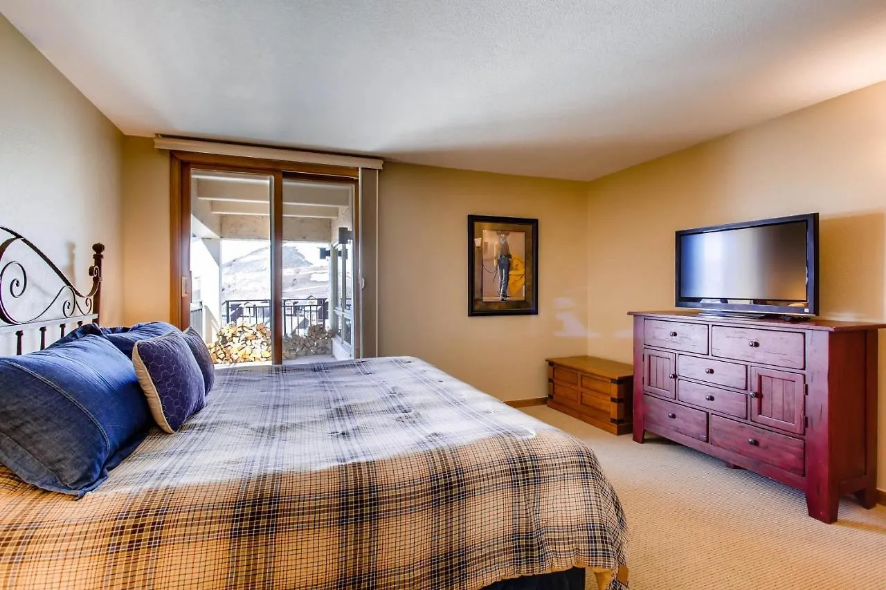 2 Br With Open Floor Plan&updated Kitchen *