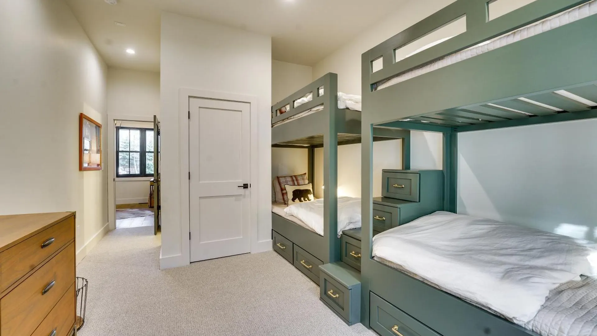 Inviting And Renovated In Crested Butte! Crested Butte