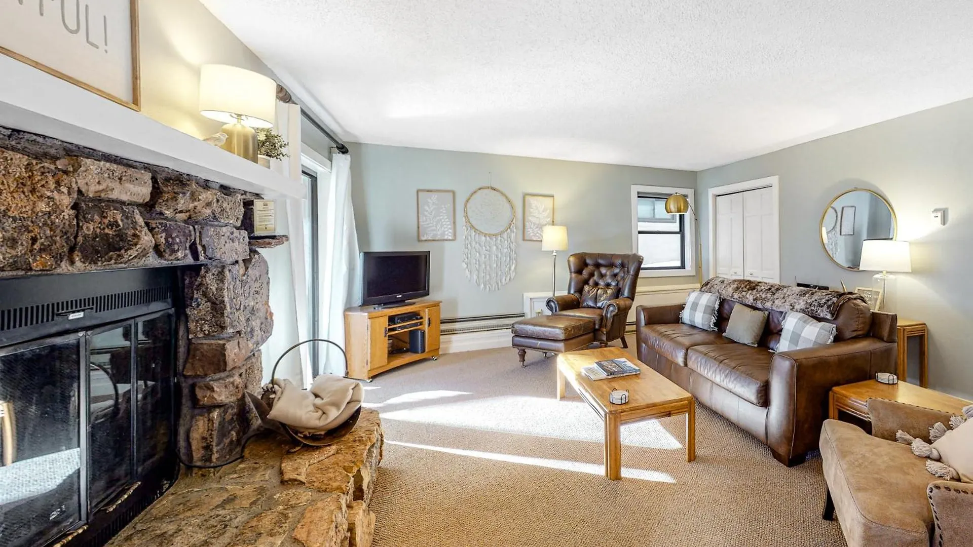 Treasury Apartment *