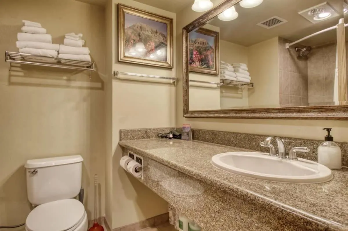 #120 @ Perfect Location W Pool & Hot Tub